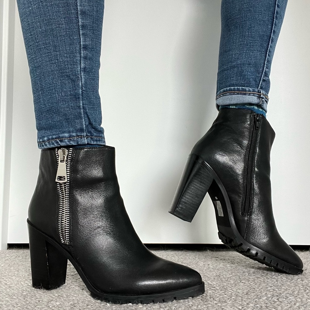 Steve Madden black zip up booties size 10